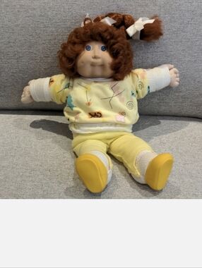 Vintage 1986 Cabbage Patch Kids Doll by Xavier Roberts – Coleco – Red Curly Hair